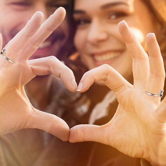 #35Â 925âSterlingâSilverâHuggingâHandsâRing - Picture 5 of 7